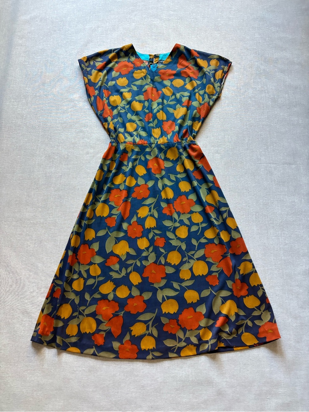 Vintage gypsy cottagecore flowy retro fall leaf floral print midi dress